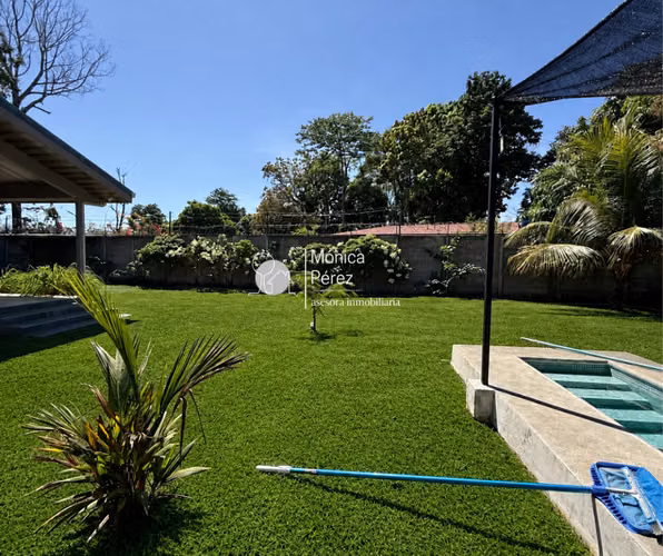 CASA DE PLAYA CON PISCINA EN VENTA