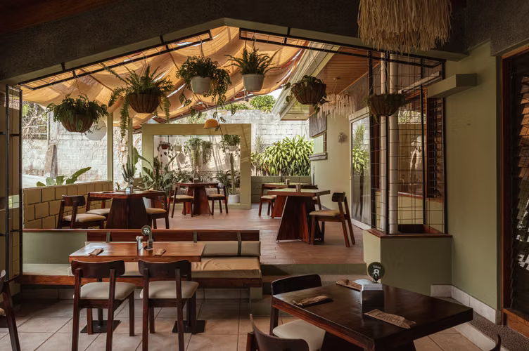 Oportunidad de restaurante llave en mano en Santo Domingo de Heredia – +90 comensales y +40 parqueos