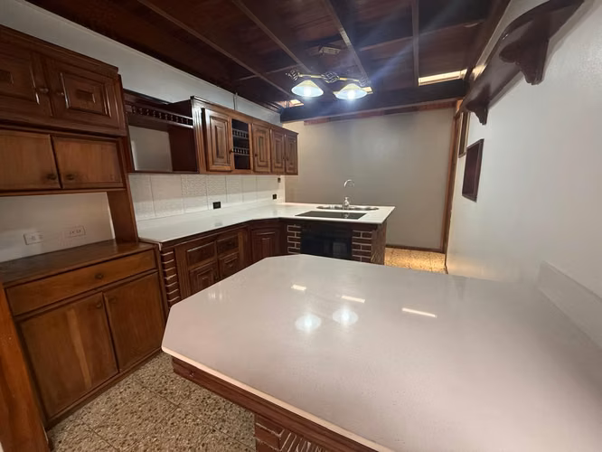 SE ALQUILA CASA EN RESIDENCIAL MANSIONES DE ROBLEDAL LA URUCA