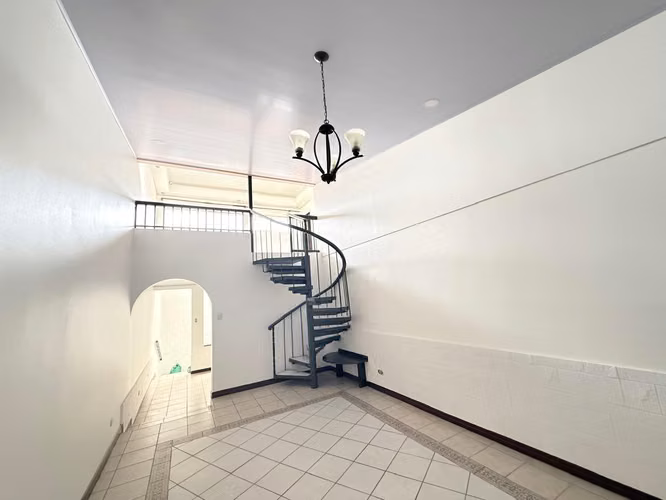 CASA EN ALQUILER EN ROHRMOSER | 4 HABITACIONES | P654 - Imagen 4