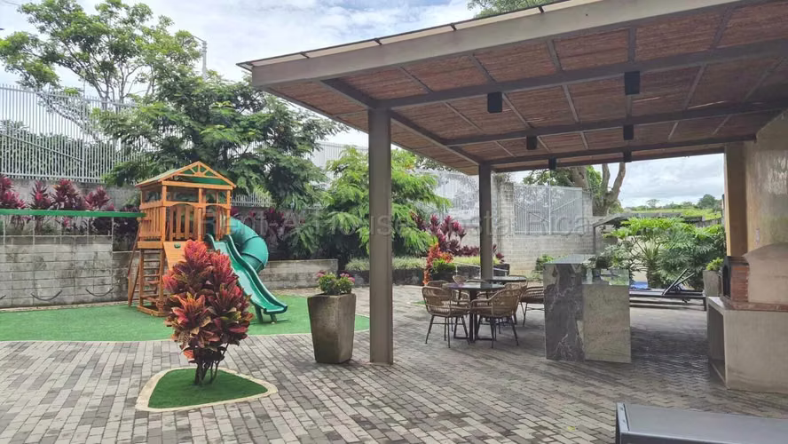 Venta de casa con ubicación privilegiada en Santo Domingo de Heredia - Imagen 19