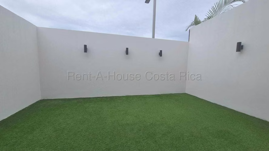 Venta de casa con ubicación privilegiada en Santo Domingo de Heredia - Imagen 8