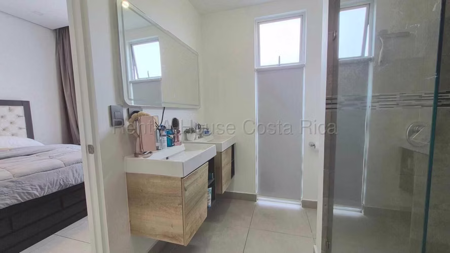 Venta de casa con ubicación privilegiada en Santo Domingo de Heredia - Imagen 10
