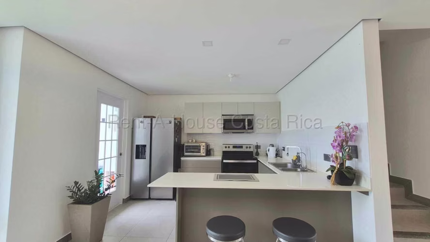 Venta de casa con ubicación privilegiada en Santo Domingo de Heredia - Imagen 4