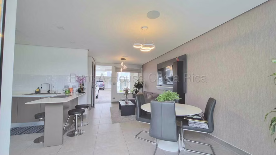 Venta de casa con ubicación privilegiada en Santo Domingo de Heredia - Imagen 3