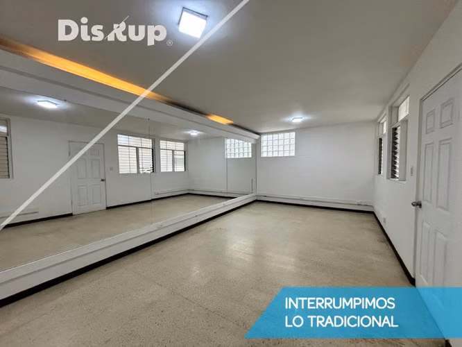 Spacious apartment or office. 3 bedrooms and patio. Barrio Escalante