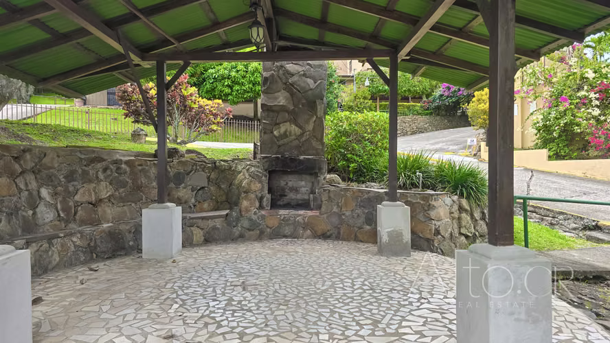OPORTUNIDAD CASA FAMILIAR EN ALTO DE LAS PALOMAS ADICIONAL APTO - Imagen 4