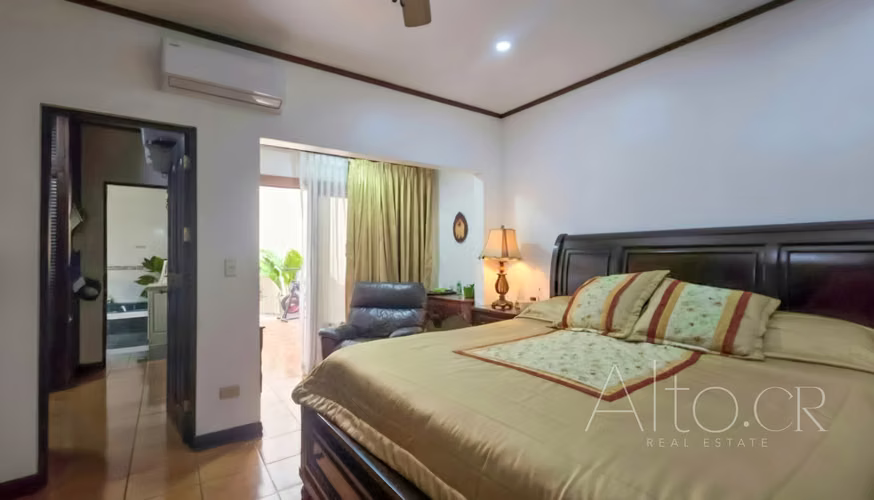 OPORTUNIDAD CASA FAMILIAR EN ALTO DE LAS PALOMAS ADICIONAL APTO - Imagen 12