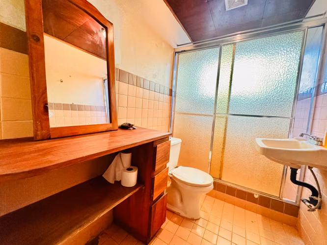 Venta de propiedad con uso de suelo mixto, sobre calle principal Sabanilla 43463 - Imagen 14