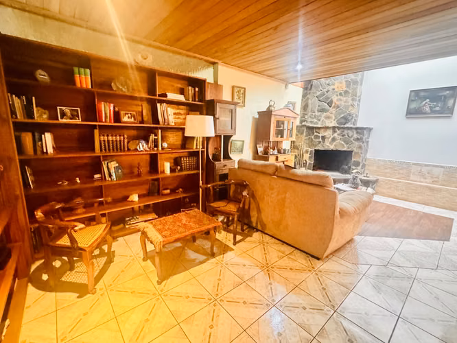 Venta de propiedad con uso de suelo mixto, sobre calle principal Sabanilla 43463 - Imagen 2