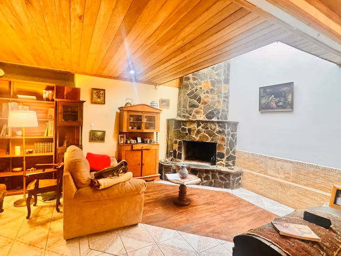 Venta de propiedad con uso de suelo mixto, sobre calle principal Sabanilla 43463 - Imagen 12