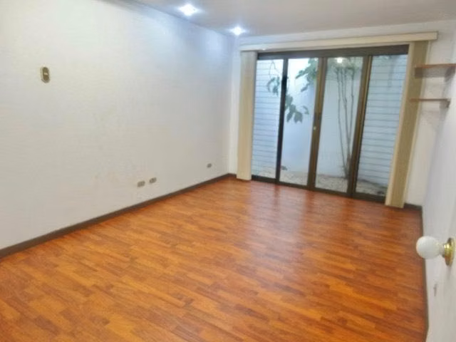 Rohrmoser Se Alquila Hermosa casa de 1 planta Lindo Jardín - Imagen 5