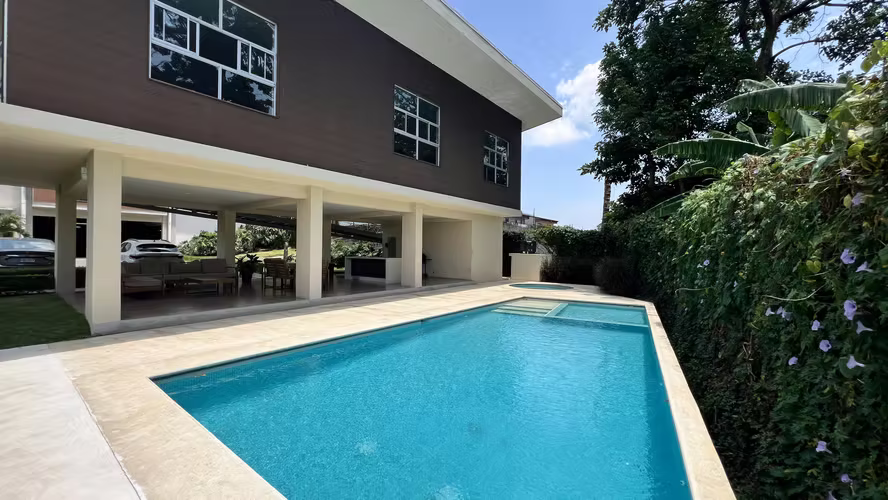 Penthouse en condominio Escazú con 243 m², balcón y vista - Imagen 18