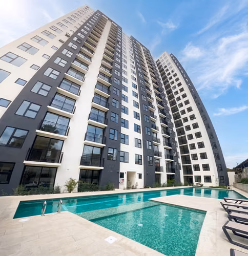 APARTAMENTO EN ALQUILER EN SKYHOUSE AL SUR DE SAN JOSE - Imagen 4