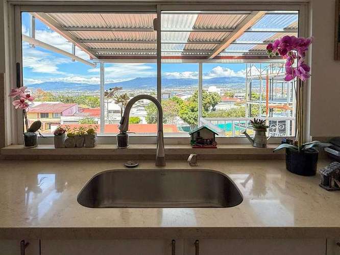 Encantador Edificio de Apartamentos para Alquiler a Corto y Largo Plazo en San José, Costa Rica - En Venta ID 23083 - Imagen 3