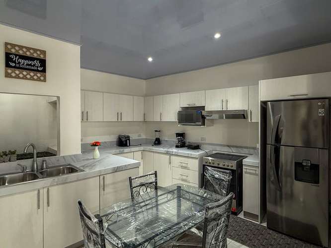 Encantador Edificio de Apartamentos para Alquiler a Corto y Largo Plazo en San José, Costa Rica - En Venta ID 23083 - Imagen 19