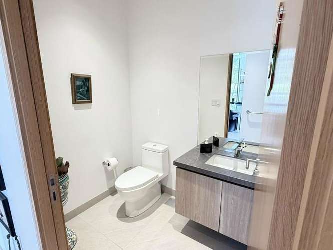 Condominio Luminoso en Avenida Escazú con Gran Balcón y Vista al Parque – Oportunidad Única, Precio para Vender ID27099 - Imagen 9