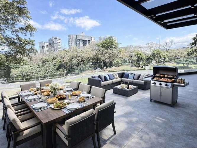 Condominio Luminoso en Avenida Escazú con Gran Balcón y Vista al Parque – Oportunidad Única, Precio para Vender ID27099 - Imagen 2