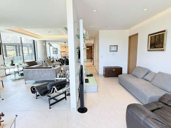 Condominio Luminoso en Avenida Escazú con Gran Balcón y Vista al Parque – Oportunidad Única, Precio para Vender ID27099 - Imagen 11