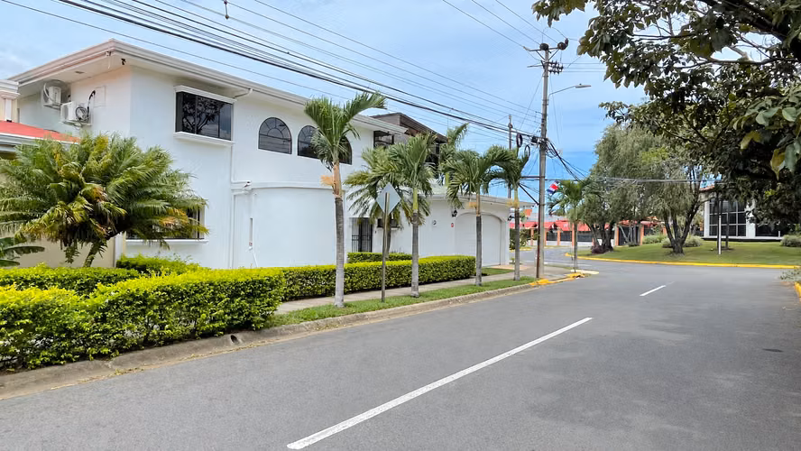 Casa en venta en Residencial Los Arcos, Ciudad Cariari - Imagen 2