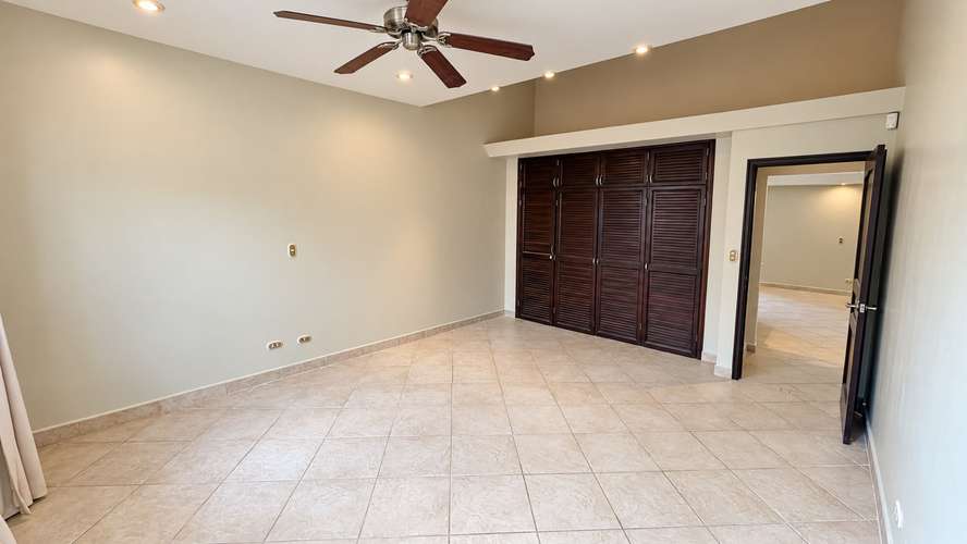 POZOS DE SANTA ANA! AMPLIA CASA DE UNA SOLA PLANTA DE 2 HAB/2BAÑOS, TERRAZA,1PARQUEO - Imagen 14