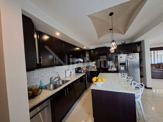 Venta de casa en condominio en Santa Ana centro  - Imagen 3