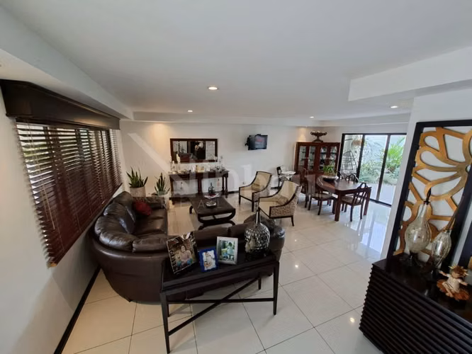 Venta de casa en condominio en Santa Ana centro  - Imagen 2