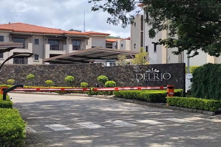 Venta Apartamento Amueblado 2 Hab | Condominio Del Río, Brasil de Santa Ana | 129 m² + 2 Parqueos