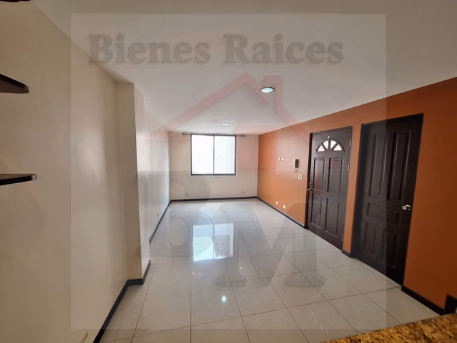 Se Alquila Amplio Apartamento en Heredia (3 Hab, 2.5 Baños, 2 Parqueos)