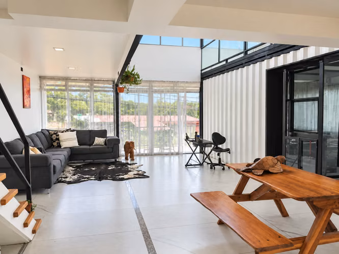 Venta de casa con 2 Apartamentos e Ingreso Mensual. - Imagen 2