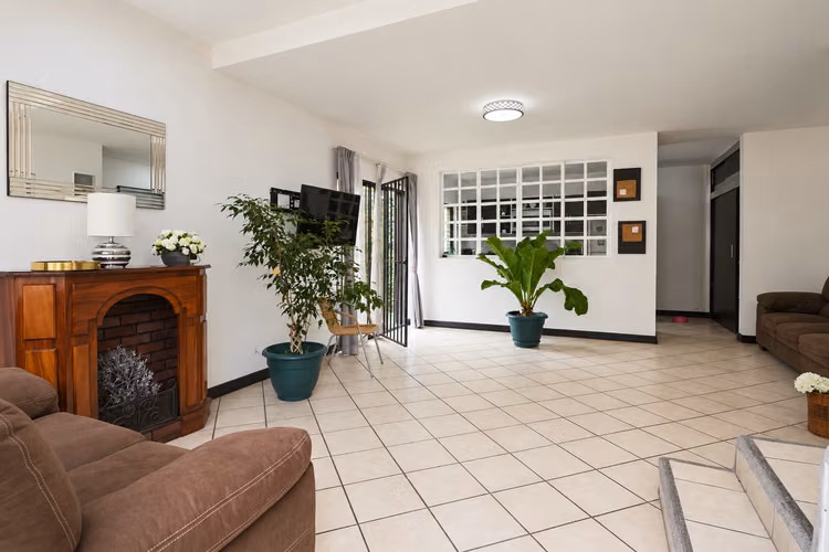 Casa en Venta en Guachipelín Escazú | Condominio Kabulia 2 Hab-VH