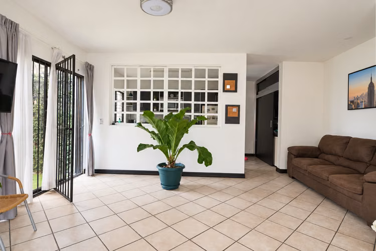 Casa en Venta en Guachipelín Escazú | Condominio Kabulia 2 Hab-VH