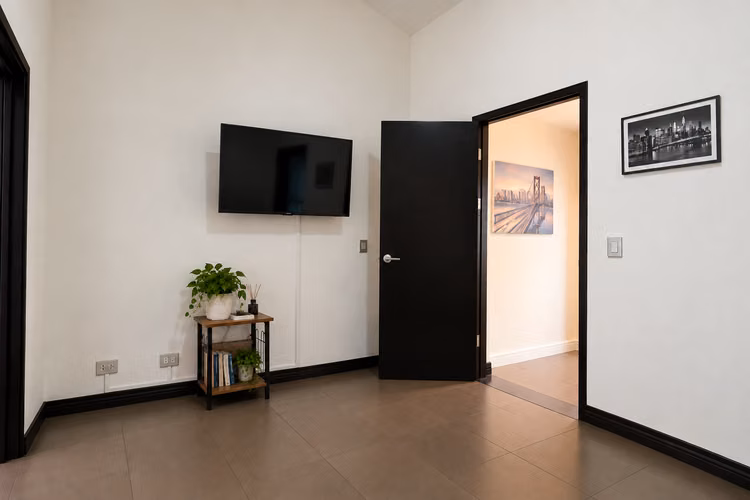 Casa en Venta en Guachipelín Escazú | Condominio Kabulia 2 Hab-VH