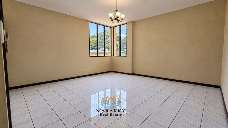 Apartamento en Alquiler, Escazú Centro, Parqueo techado, Céntrico y Seguro