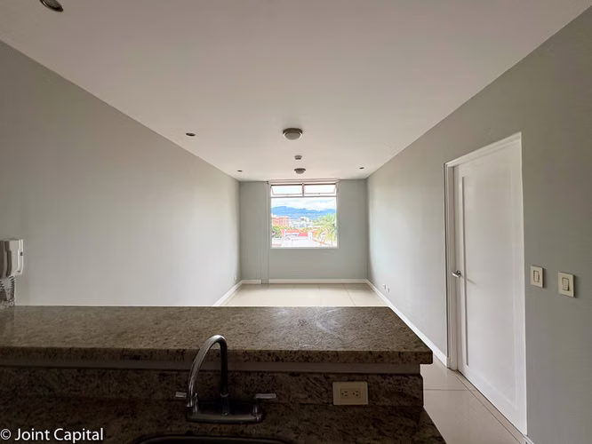 Apartamento en Alquiler en Nunciatura, Rohrmoser | 1 Habitación | Parqueo en Sótano - Imagen 2