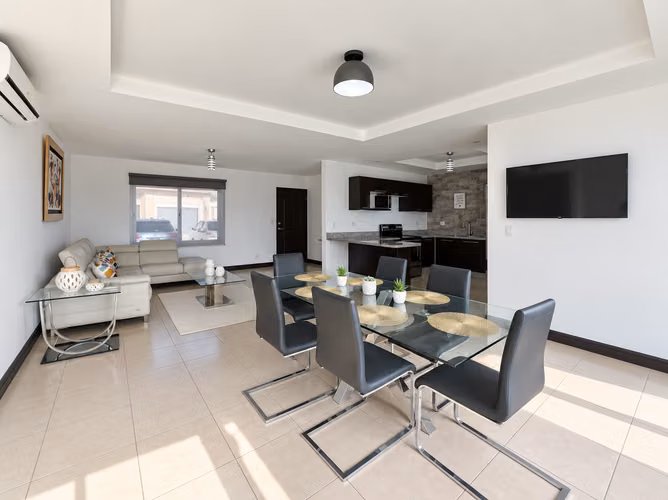 ALQUILER DE CASA ESQUINERA EN RIO PALMA, GUACHIPELIN