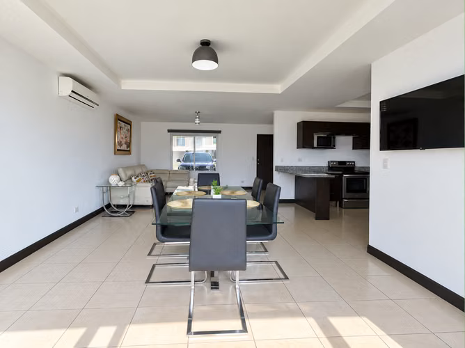 ALQUILER DE CASA ESQUINERA EN RIO PALMA, GUACHIPELIN