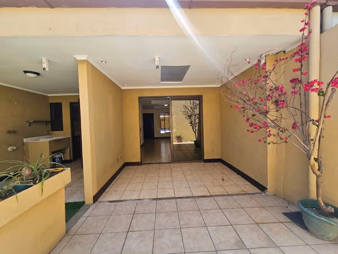Alquiler de condominio en Pozos - Imagen 2