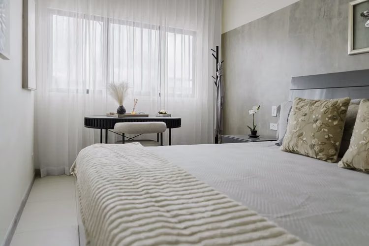 Elegante condominio de 2 dormitorios en comunidad segura en Tibás - Imagen 15