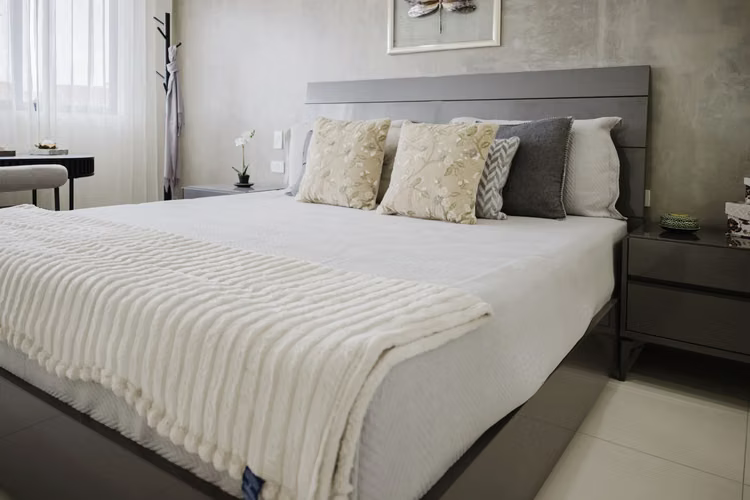 Elegante condominio de 2 dormitorios en comunidad segura en Tibás - Imagen 14
