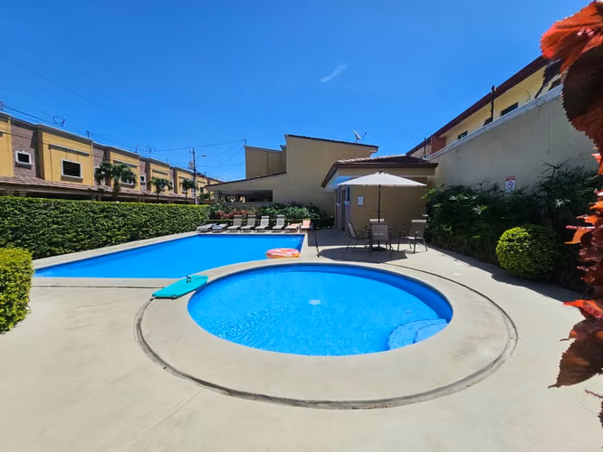 Condominio en Pozos, amplio con amenidades - Imagen 2
