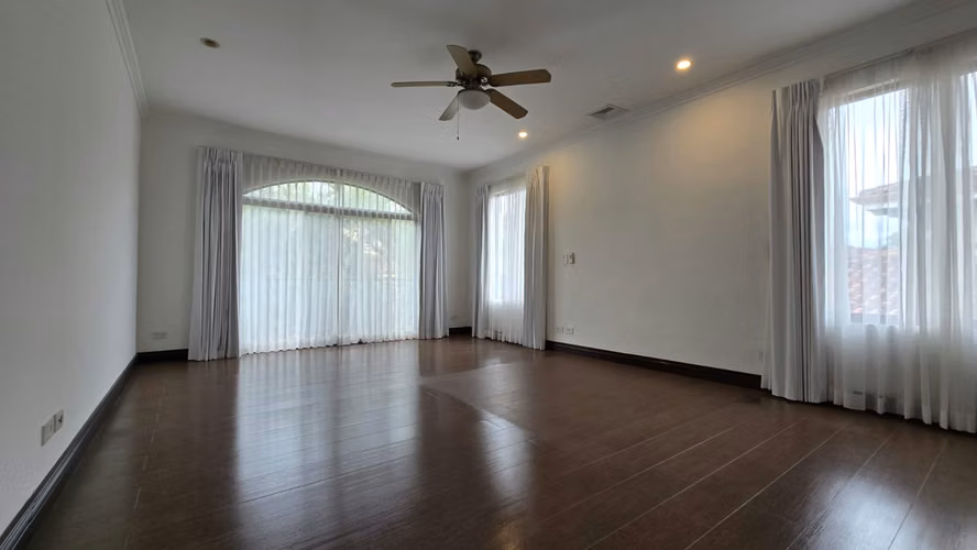 Alquiler Valle del Sol Santa Ana: Residencia Colonial 450m² y 4 Hab - Imagen 12