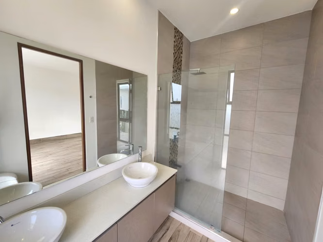 LINDORA, Santa Ana - 3DOR/2.5BA - 180 m2