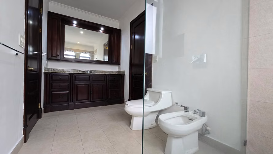 Alquiler Valle del Sol Santa Ana: Residencia Colonial 450m² y 4 Hab - Imagen 11