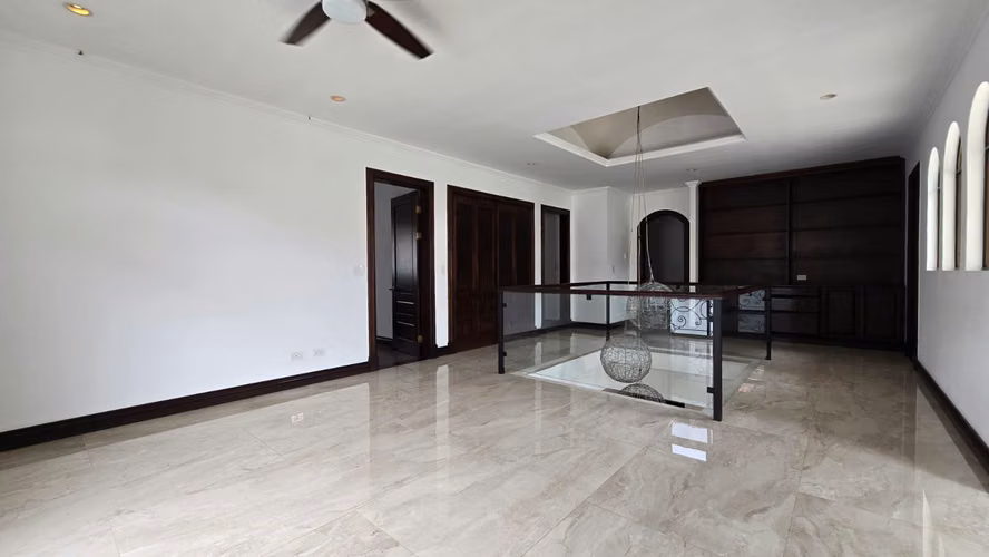 Alquiler Valle del Sol Santa Ana: Residencia Colonial 450m² y 4 Hab - Imagen 8