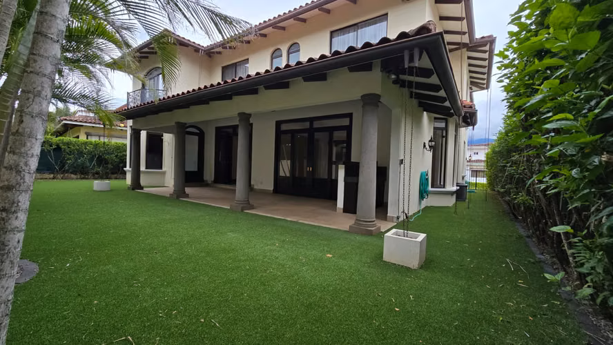 Alquiler Valle del Sol Santa Ana: Residencia Colonial 450m² y 4 Hab - Imagen 6