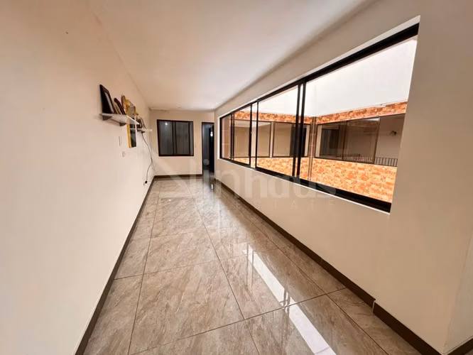 Amplia casa en venta cerca del colegio Franco Costarricense