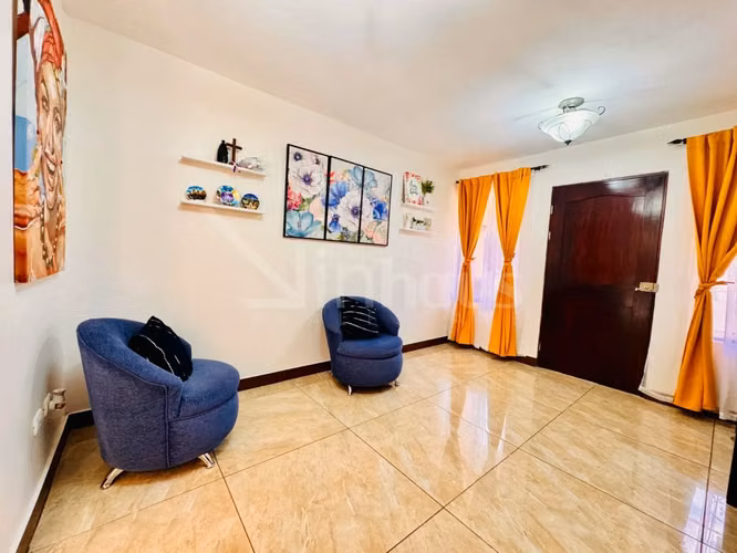 Amplia casa en venta cerca del colegio Franco Costarricense