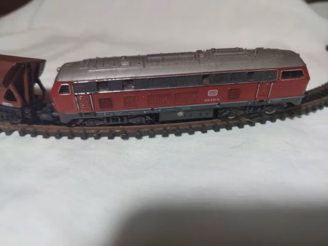 Locomotora y vagones escala N