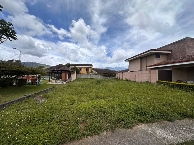 Lote en Venta en Condominio Albacete, Cartago 327 m² (JMA)